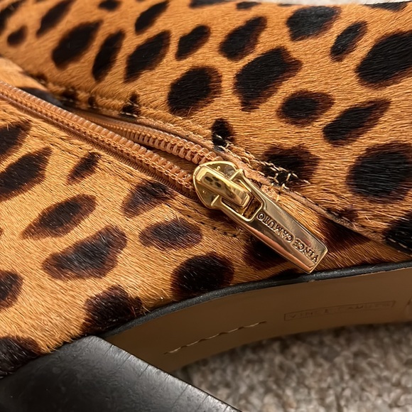 Vince Camuto Cheetah Print Bootie Size 6 - Picture 3 of 5